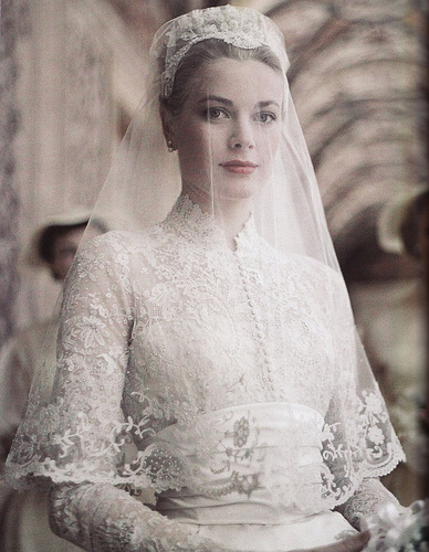 queen elizabeth 2 wedding dress. queen elizabeth ii coronation
